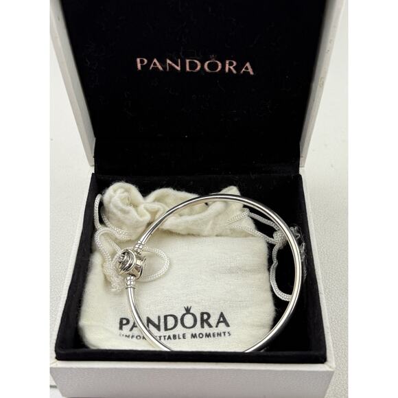 Pandora Moments Encircled Clasp Sterling Silver Bracelet #593229C01-17 in Box - Picture 10 of 11
